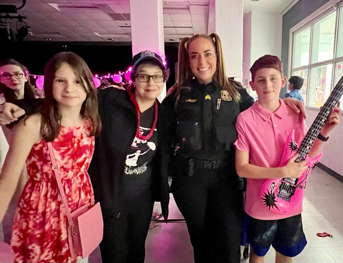 Mary Ellen Henderson Middle School tweet media