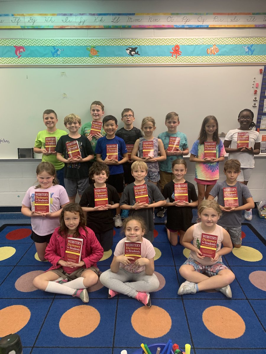 We love our dictionaries!  Thank you Rotary Club of Collier County for gifting these amazing 3rd graders with their own dictionary! ⁦<a href="/collierschools/">Collier County Public Schools</a>⁩ ⁦<a href="/LaurelOakElem/">Laurel Oak Elem.</a>⁩