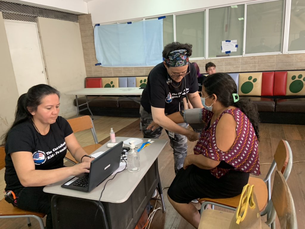 TCKFoundation's tweet photo. What a week! 70+ volunteers, including #SFFDEMS Station 49 crew (l-r) Carlos Martinez, Shannon Stabile, Sean Lavelle, Kelly Cronander, John Hernandez, and Hoi-Kit Cheung, saw more than 2,800 patients over 5 days, new record for us! @SFFDPIO 🇺🇸❤️🇸🇻https://t.co/QyggvGf446 #gracias! https://t.co/ekApvf11PY