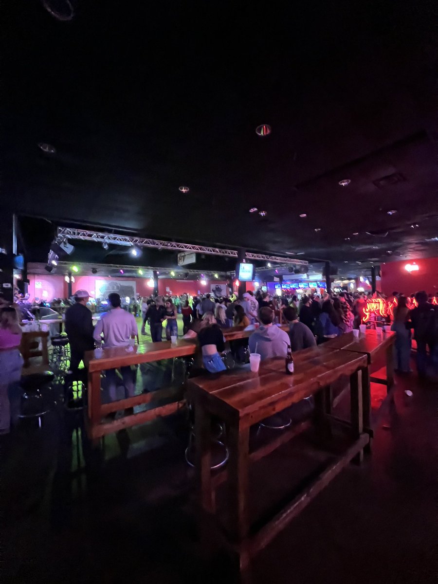 #LubockBBT Rodeo4 best bar here especially if ya like country dancin #BestBarTown