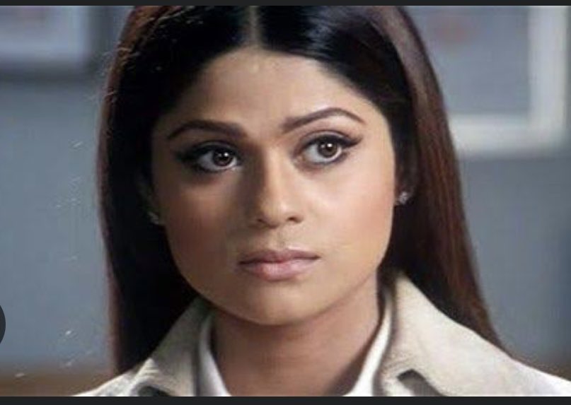 ilyliyx's tweet photo. troops using these pictures of shamita to shame her where she is looking absolutely gorgeous,hot and like a goddess. Unke paas aakhe hai ya button 😭 https://t.co/Ck3OJQyQdQ