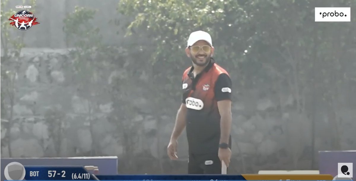 probo_india's tweet photo. What does @amangupta0303 say to the runs while he is on strike?

'Hum bhi bana lenge!' 😜

Watch live - https://t.co/Ua00T3leLs

@UnicornPremier @RockWithboAt @entrackr 

#ProboOpinions #UnicornPremierLeague https://t.co/OMKO3DlGZX