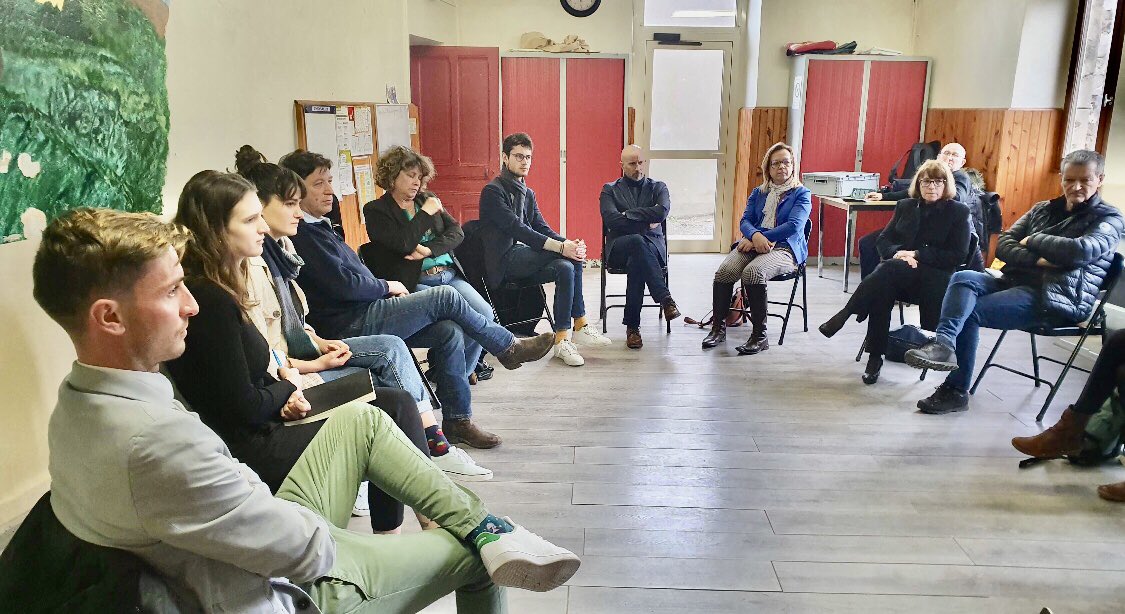 Ouverture de notre premier village en @Ardeche_07 à <a href="/vinzieux/">Village de Vinzieux</a> avec <a href="/hugo_biolley/">Hugo Biolley</a> De très beaux projets à soutenir. Les territoires ruraux encore une fois au cœur de l’innovation. <a href="/FaureDominique/">Dominique Faure</a> <a href="/OlivierAmrane/">Olivier Amrane</a> <a href="/LHeydelGrillere/">Laurence Heydel Grillere</a> <a href="/thibinrenaudo/">Thibault Renaudin</a> <a href="/MarianneBeseme/">Marianne Beseme. Compte suspendu.</a> <a href="/CedricSZABO/">Cédric Szabo</a>