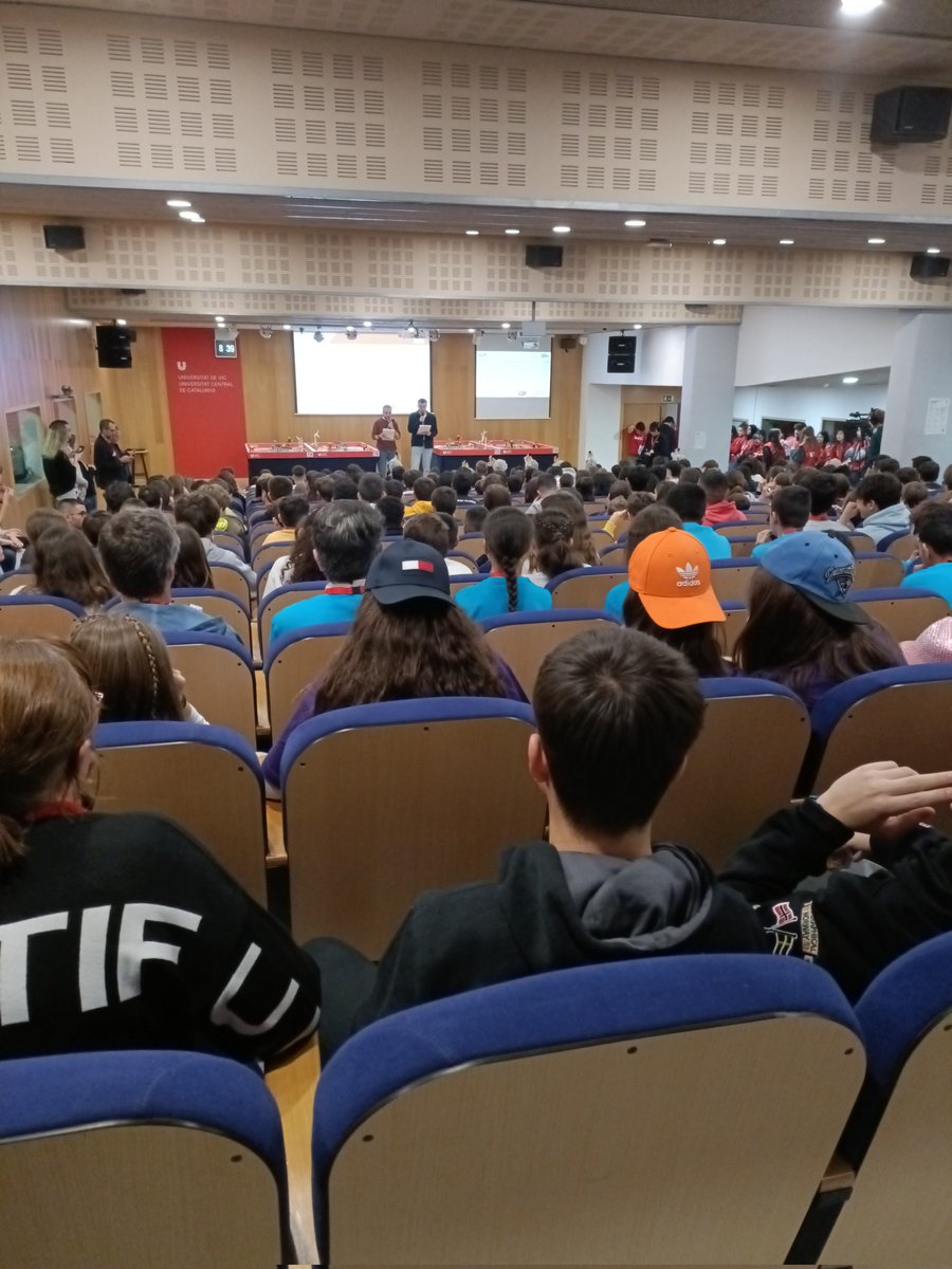 uvic_ucc's tweet photo. 🤖 Comença l’Onzena edició de la #FirstLegoLeague a la #UVic_UCC!
270 participants de tota Catalunya s’han reunit a la @UVic_FCTE per passar un dia carregat d’emocions, treball en equip i, sobretot, robòtica!
#FLLUVic https://t.co/nwRsvLm6HM