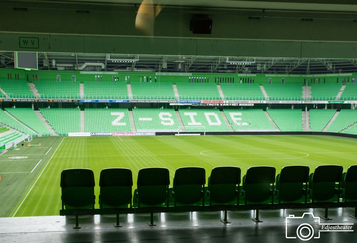 Een groundhoppende fotograaf of een fotograferende groundhopper...? In elk geval ben ik vandaag aanwezig bij FC Groningen - Excelsior voor een masterclass van @CameraNU_nl 

#Groundhopping #FCGroningen #Ground #Stadion #Edjestheater #CameraNU #Canon #Sportfotografie