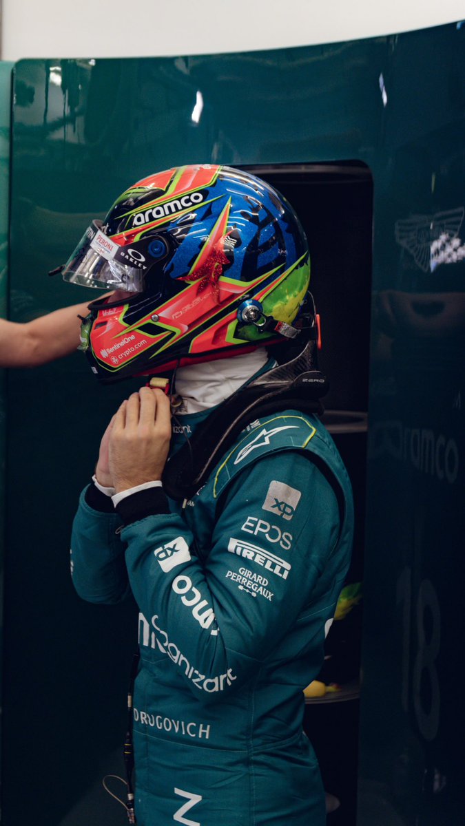 Suited, booted, and ready to get down to business. 👊

#F1Testing | <a href="/xpinvestimentos/">XP</a>