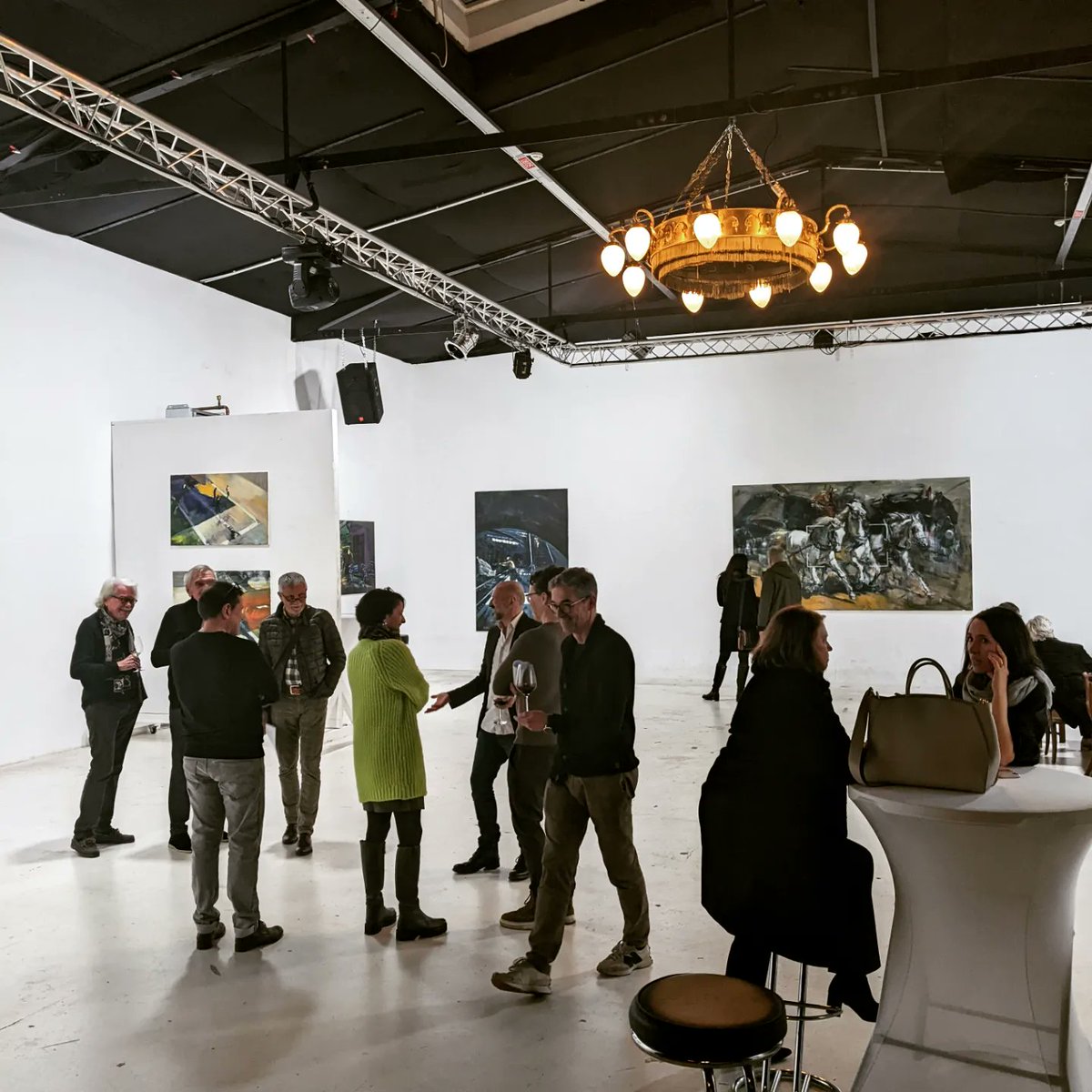 Malerei an den Schnittstellen zwischen den inneren und äußeren Bildern. Gestern Abend in Düsseldorf. Mehr auf Instagram.