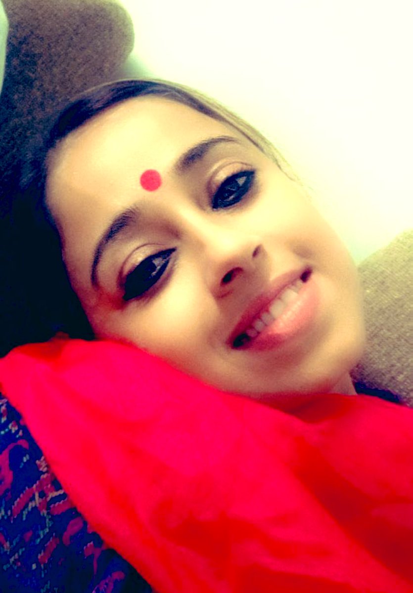 aamnasingh's tweet photo. Slow Saturday💜🙃
Poetically your’s🔆
Dil shayarana lagta hai❤️ nahi hai mera !
💜 हैरत हुयी, मगर गिला नहीं ,जिसे अपना माना था
वो हक़ से दिल दुखा गया बस ! - आमना
#singhaamna #soulstarot #twitter #saturday #sundayvibes #poetry #aamnasingh #dailyinsta #todayful #shayari https://t.co/3smmbxHpv7