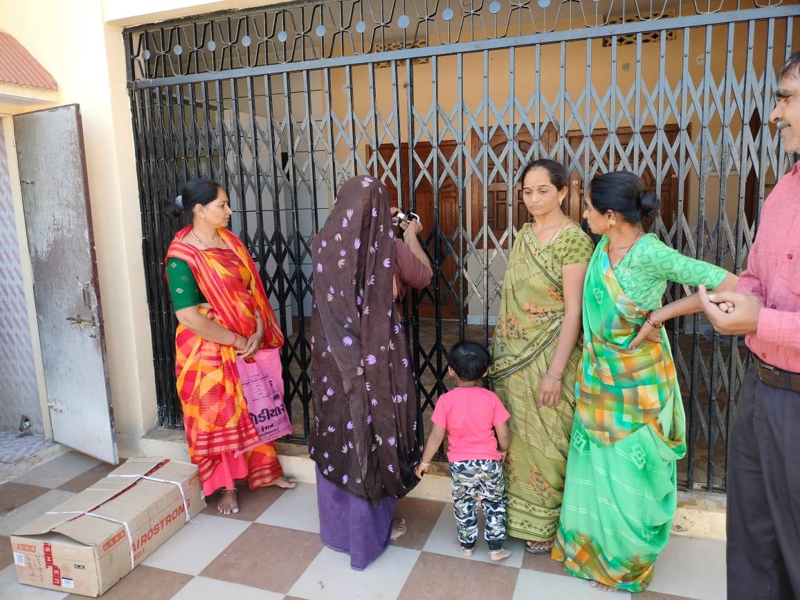 ભરણ પોષણ અધિનિયમ હેઠળ ખંઢેરી ગામના વૃદ્ધ મહિલા રાઈબેન ને તેમની મિલ્કત અપાવવા <a href="/VivekTank_GAS/">Vivek Tank- Dy.Collector</a>  સાહેબે કરેલ હુકમ મુજબ  મકાન નો કબજો  અપાવતા TCM  ખંઢેરી 👏👏 <a href="/CollectorRjt/">Collector Rajkot</a> <a href="/DDORAJKOT1/">District Panchayat Rajkot</a> <a href="/RaghavjiPatel/">Raghavji Patel</a> <a href="/CMOGuj/">CMO Gujarat</a> <a href="/bachubhaikhabad/">Bachubhai Khabad</a> <a href="/mopr_goi/">Ministry of Panchayati Raj, Government of India</a> <a href="/DurlabhjibhaiD/">Durlabhjibhai Dethariya</a> <a href="/MohanbhaiBJP/">Mohanbhai Kundariya</a> <a href="/skumar_76/">Sandeep Kumar</a>