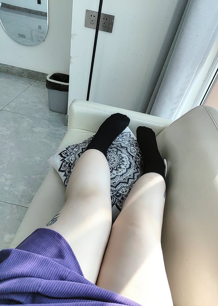 j35300871's tweet photo. 踩你蛋蛋 https://t.co/84U2GdC4ut