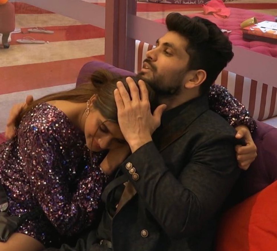 Onkar2305's tweet photo. They way he holds her...
The way she holds him...
#shivrit 🥺🧿❤️ https://t.co/42q9kPs4GL
