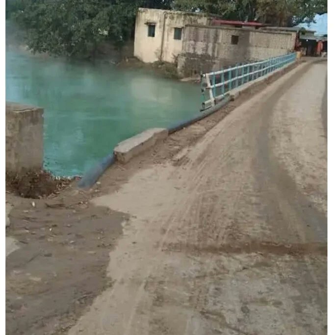 SunilShah4444's tweet image. सिंगरौली-गाहिलगढ़ गांव में स्थित सेमरा बाबा के नाम से प्रसिद्ध एक मदिर है जहां भक्त अपनी मनोकामना लेकर आते हैं और मनोकामना पूरी भी होती है परंपरा द्वारा यहां भजन,कीर्तन होता है ग्रामीण कहते है उसी सेमरा बाबा पुल से  कंपनियों के ट्रक ट्रेलर बड़े बड़े वाहन जाते है खतरा बना रहता है