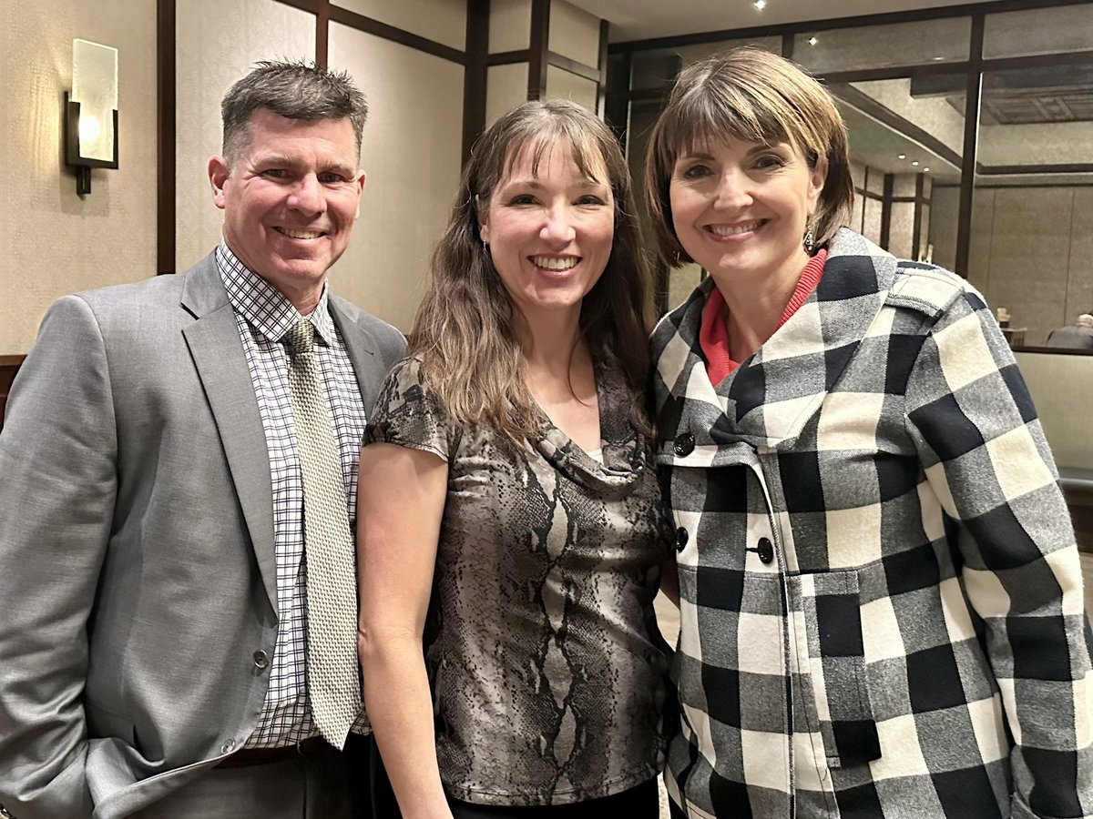 MDTiptonMD's tweet photo. Amazing dinner in the middle of a snowstorm with two stellar members of the majority party discussing healthcare.
@RepBlakeMoore and @cathymcmorris 
#patientsoverprofits 
#pricetransparency
#coverageisnotcare
@Free2CareHC 
@HouseCommerce 
@HouseGOP https://t.co/8UtVn7U2NF