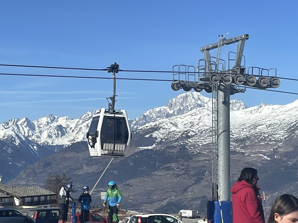 swinster72's tweet photo. Great week in Pila with the @Coundon_Court students and staff! Kids were brilliant all week and thanks to @weareinterski who were great as usual!! Highly recommend them if you are looking to run a school ski trip! ☺️☺️ https://t.co/znIVsqTduw