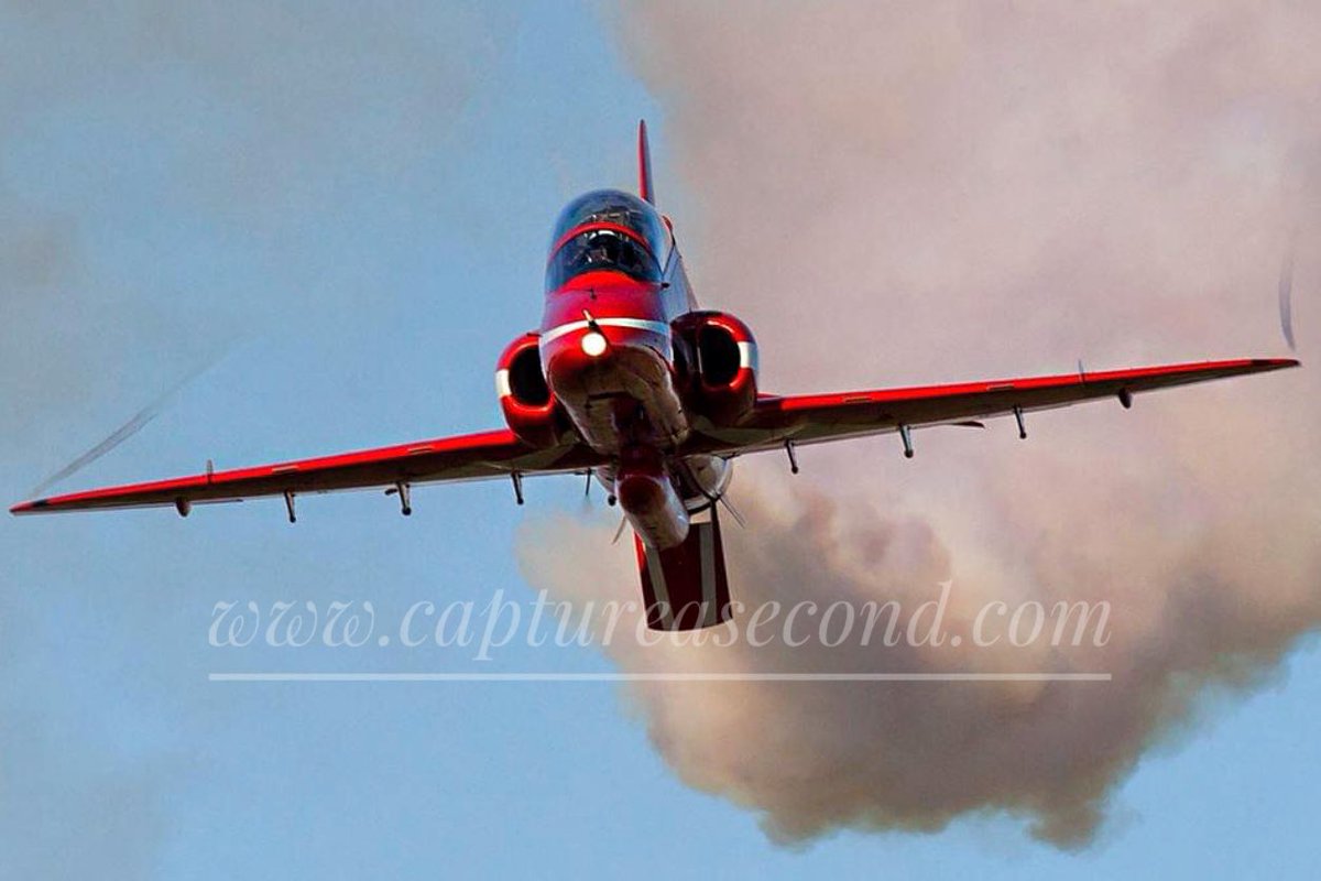 Display practice over RAF Scampton. #raf #redarrows #hawk #white #blue #red #smokeon #aviation #avgeek #captureasecond @Adrianchard72 @JudeMal @rafredarrows @LincsSkies @RAFScampton