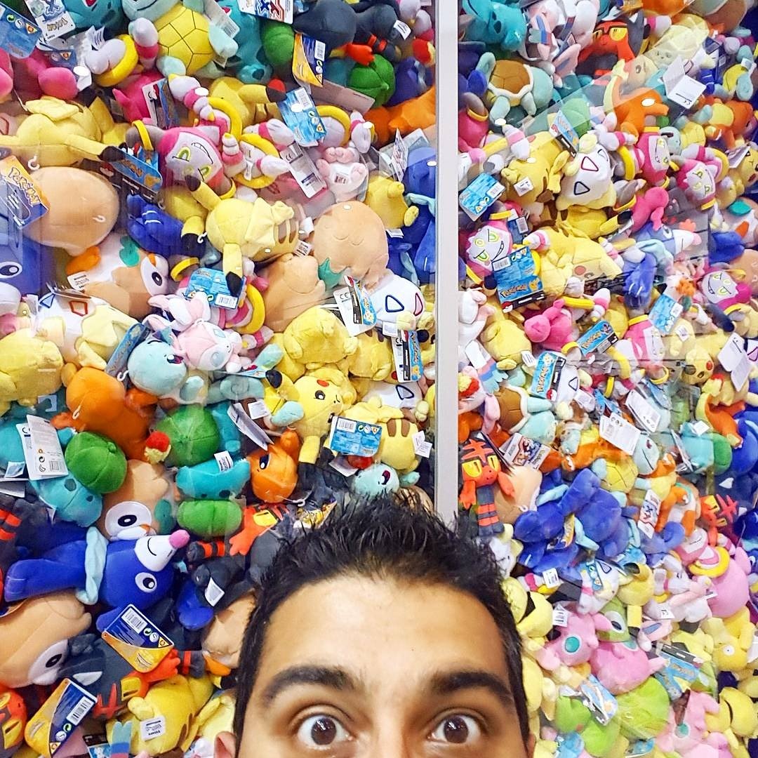 PokeCollection's tweet photo. Some more memories through my work on @PokeCollection, even having the privilege to organise a massive screening event for viewers! What's your favourite memory?

#PokemonTogether 
#PokemonDay
#PokeCollection
#YesPokemon
@Pokemon https://t.co/S0aDzJWGf0