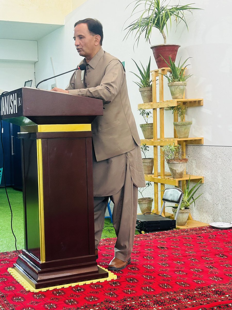 us_union's tweet photo. “Confidence comes from discipline and training”

And confidence is the pillar of building your dreams. Join us to be confident and build your dreams.

It’s professor Syed sadiq’s session going on.

Location : Danish kid campus 

#usutalentfest2023
#usu https://t.co/JKtXfmiKav