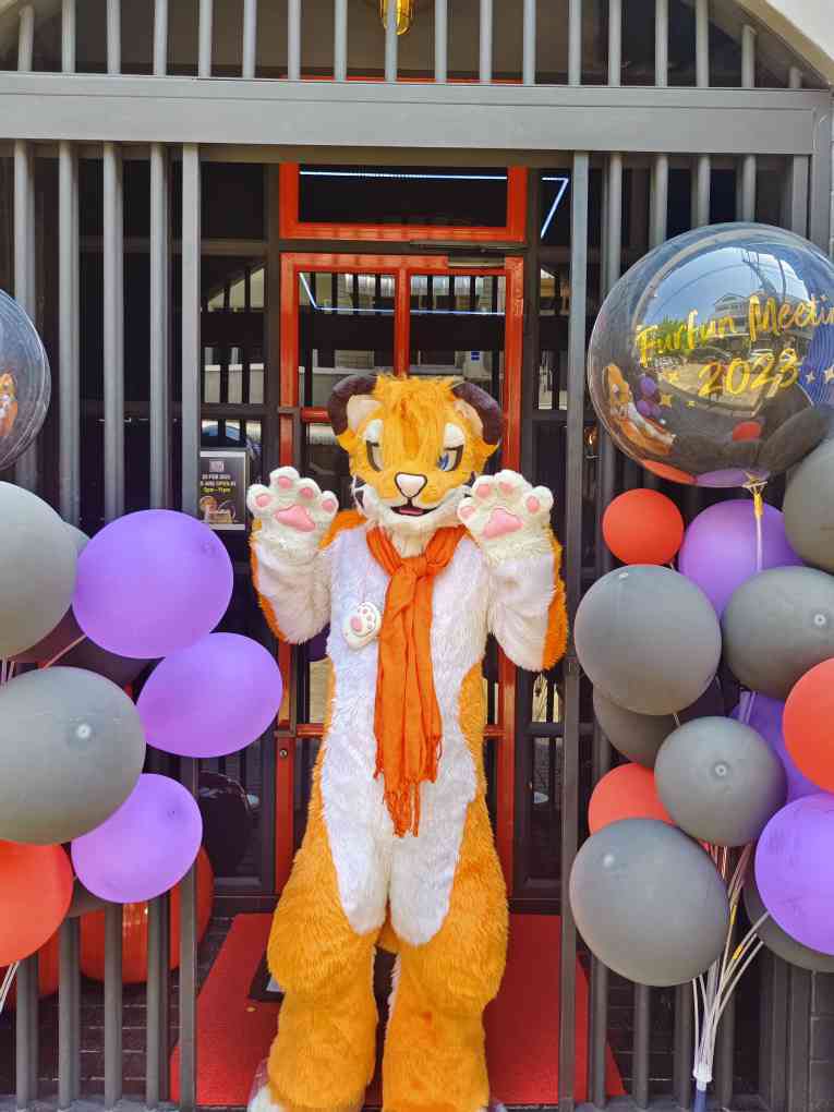 katoliger's tweet photo. #fursuit #katoliger #FursuitEveryday https://t.co/Hx949Ci7sH