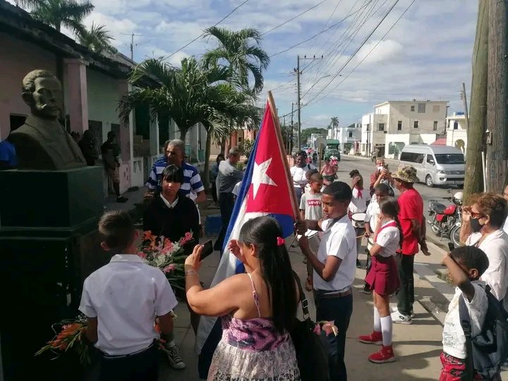 Recorridos por los lugares esenciales  de Pogolotti, una manera de compartir la historia.. Por sus 112 años de fundado... Pogolotti vive y se transforma.
<a href="/GobiernoMarian1/">GobiernoMarianao</a>
#MejorEsPosible
#CubaViveEnSuHistoria