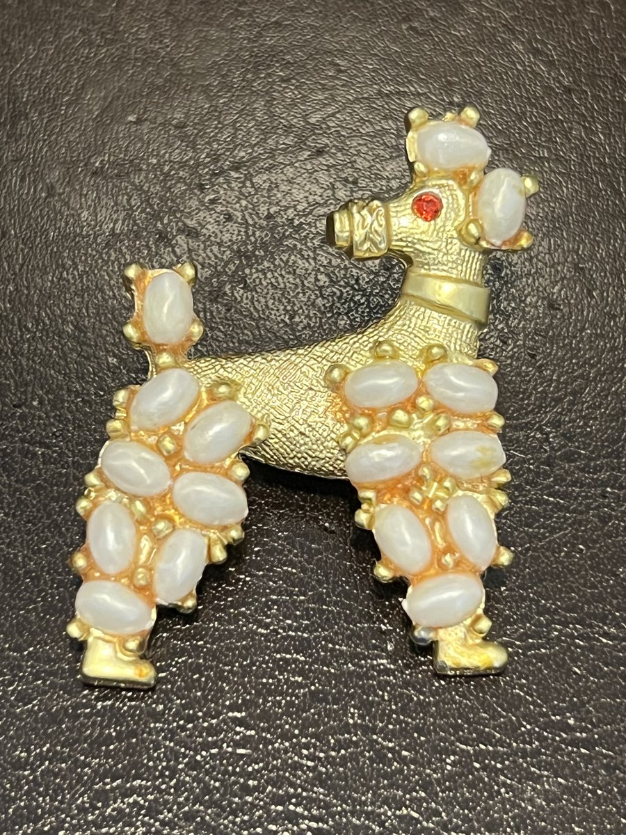 CUTE! RETRO Dog Brooch Faux Pearl #Poodle Lapel Pin Golden #Vintage50s SHIPS FREE #brooch #vintagebrooch #dogjewelry #PoodlePin #Pearls #vintagejewelry #dogs #dogmom #vintagepin #lapelpin #collectible #brooches #broochstyle #vintagestyle ebay.com/itm/2660572437… #eBay via @eBay