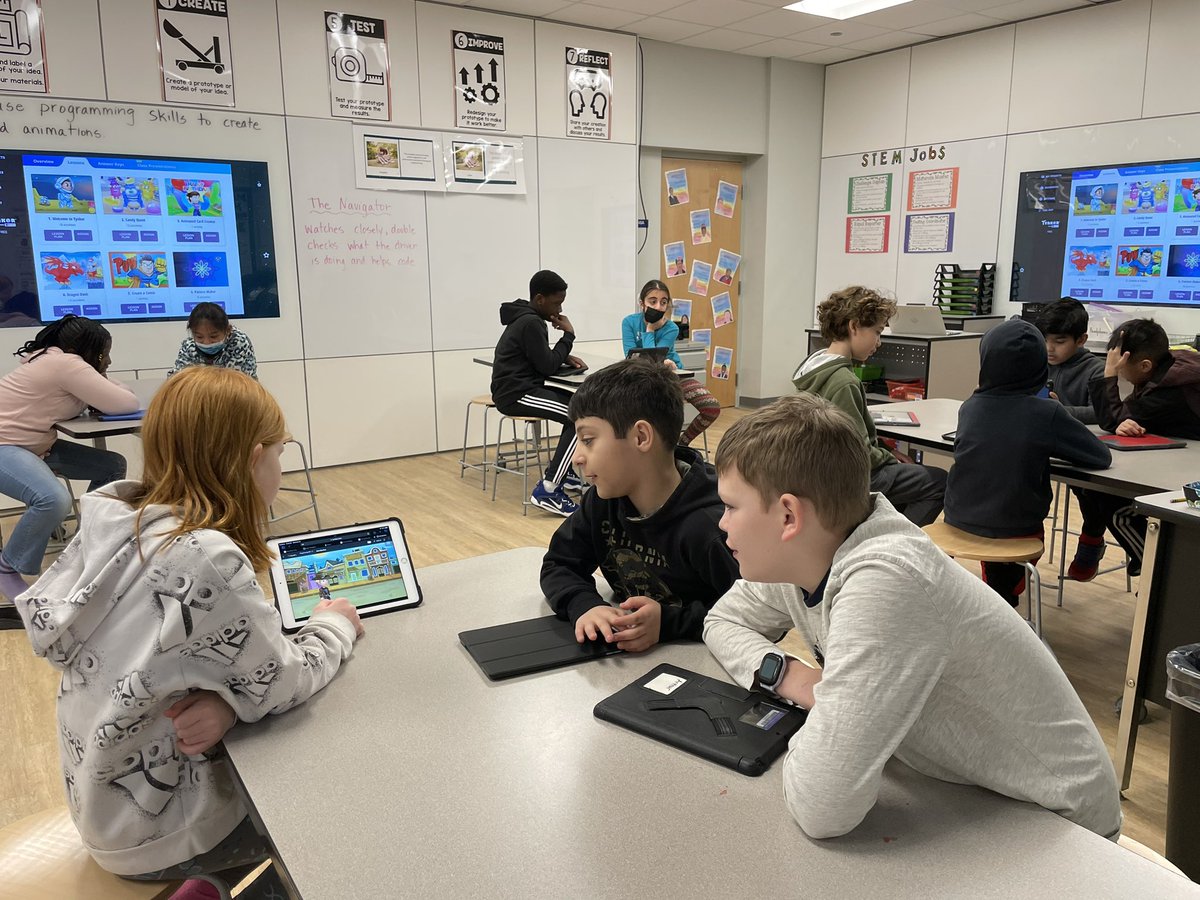 edison_stem's tweet photo. Can you feel the team work and collaboration that paired programming has inspired? Check out the engagement too! #teamwork #tynker #PLTW https://t.co/vRGQ5Yz4iK