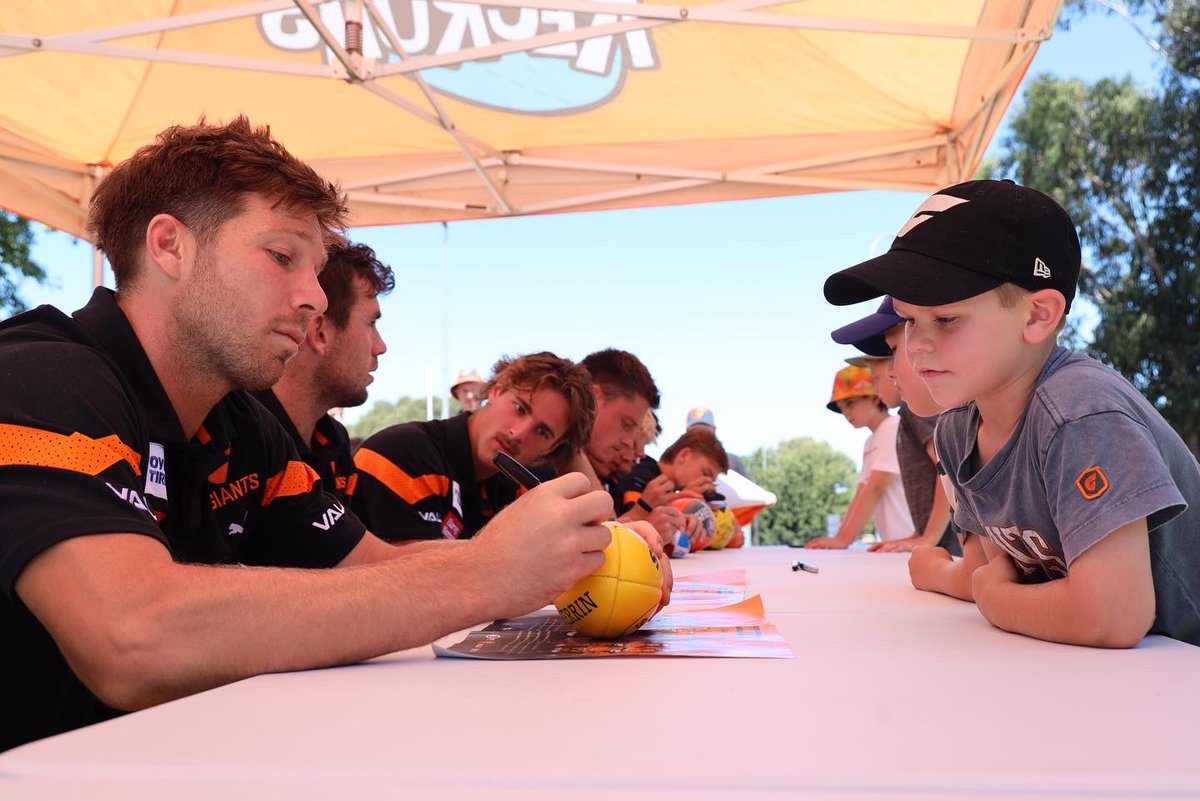 GWSGIANTS's tweet photo. A day out with the GIANTS family 🧡 #BigBigSound https://t.co/mBEjPs3CLK