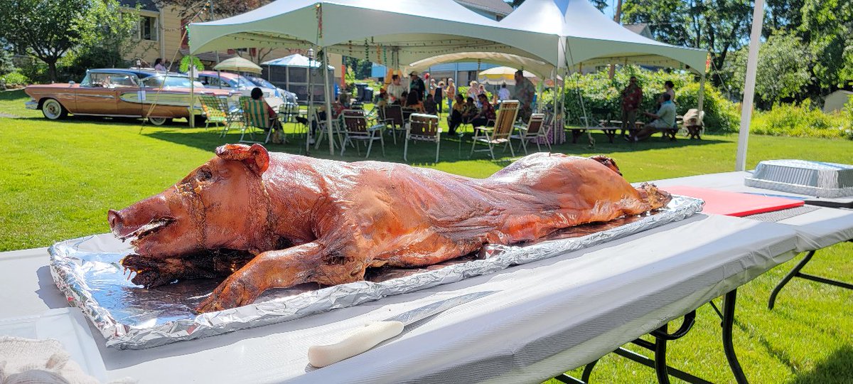 On-site pig roasting. Over 25 years in the barbeque industry and over 1000 pigs roasted. We provide the most awesome on-site pig roasts.
#pigroasting #pigroast #realbarbeque #cookedoverwood #smokedpork #smokedribs #smokedbrisket #njcatering #hunterdoncounty