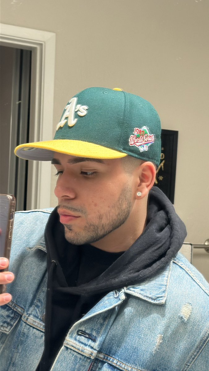 maaron98's tweet photo. Got a haircut just to wear a hat https://t.co/Cv5RdSuJEC