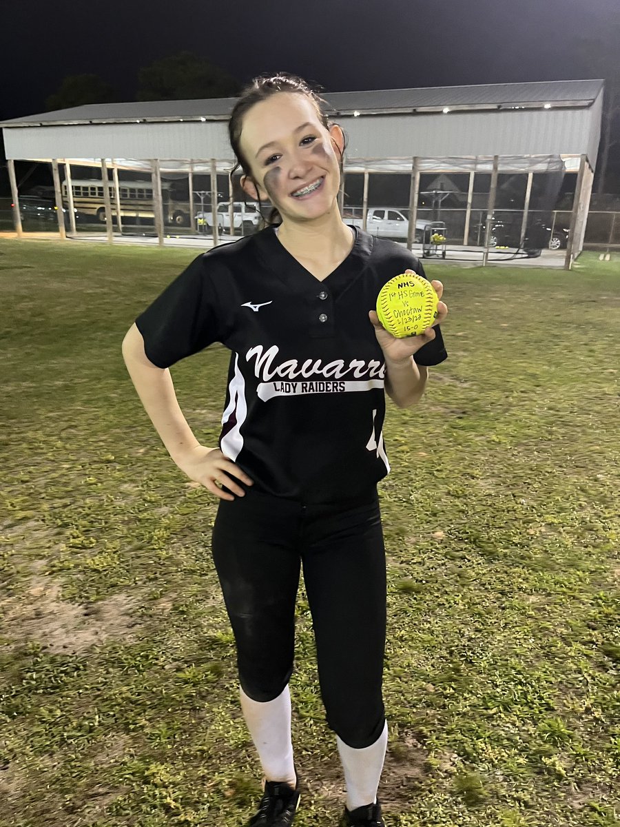 kayden_riddle's tweet photo. I just wanted to get on here and say how PROUD i am of my little sister @karsyn_riddle. She started her first High School Game on the mound and threw a NO HITTER against Choctaw! I am so incredibly proud of her and the player she is becoming! #softball #sisters #pitcher https://t.co/MVAddJe7jw