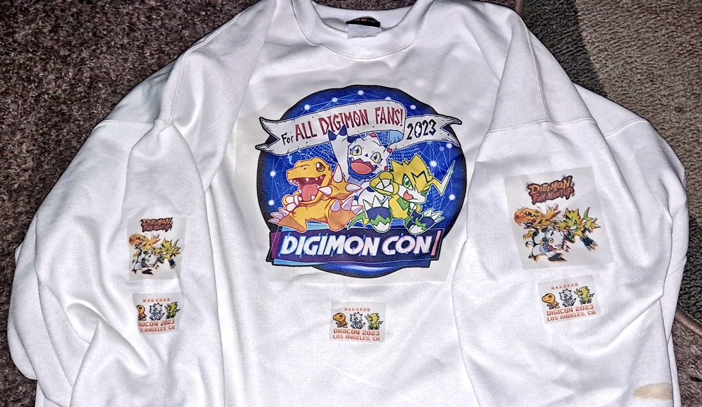 AllenOLantern's tweet photo. Made myself two sweatshirts today. One for tomorrow at Digicon and a Punkjack one because I love him.
They both came out really solid, pictures make them look weird but whatever. Super soft. Had to rush do them as I was leaving the shop, I can't complain. #digimon #punkjack https://t.co/YYGCeFM78E