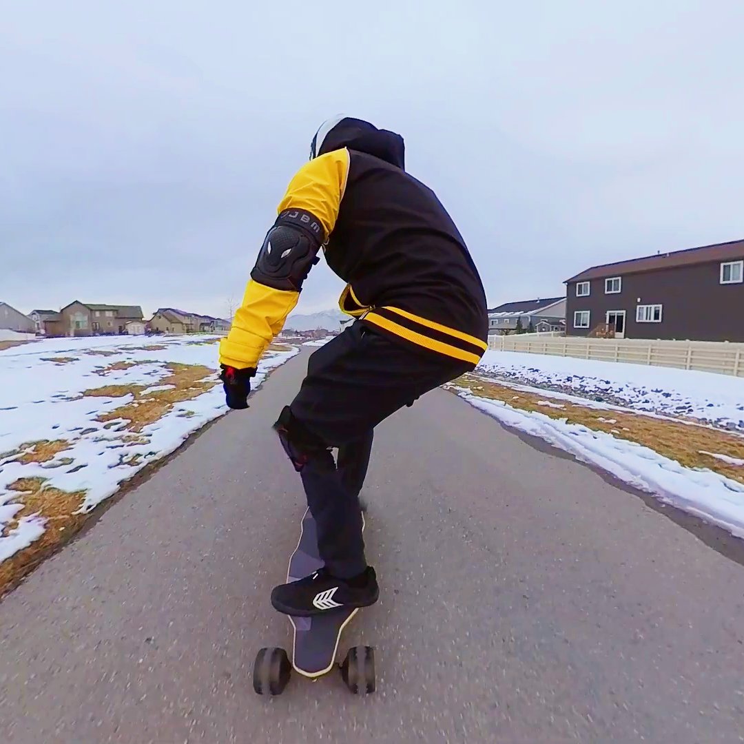 UditerB's tweet photo. ❄Stay active in the winter with Uditer.
👉Head to>>> https://t.co/tptsjEsqOX
#electricskateboard #uditerboard #uditers3 #uditerw3 #longboard #esk8 #eskboard #eboard #urbantransport #wintersports #swappablebattery #sustainabletransportation https://t.co/X6ylV7hFYu