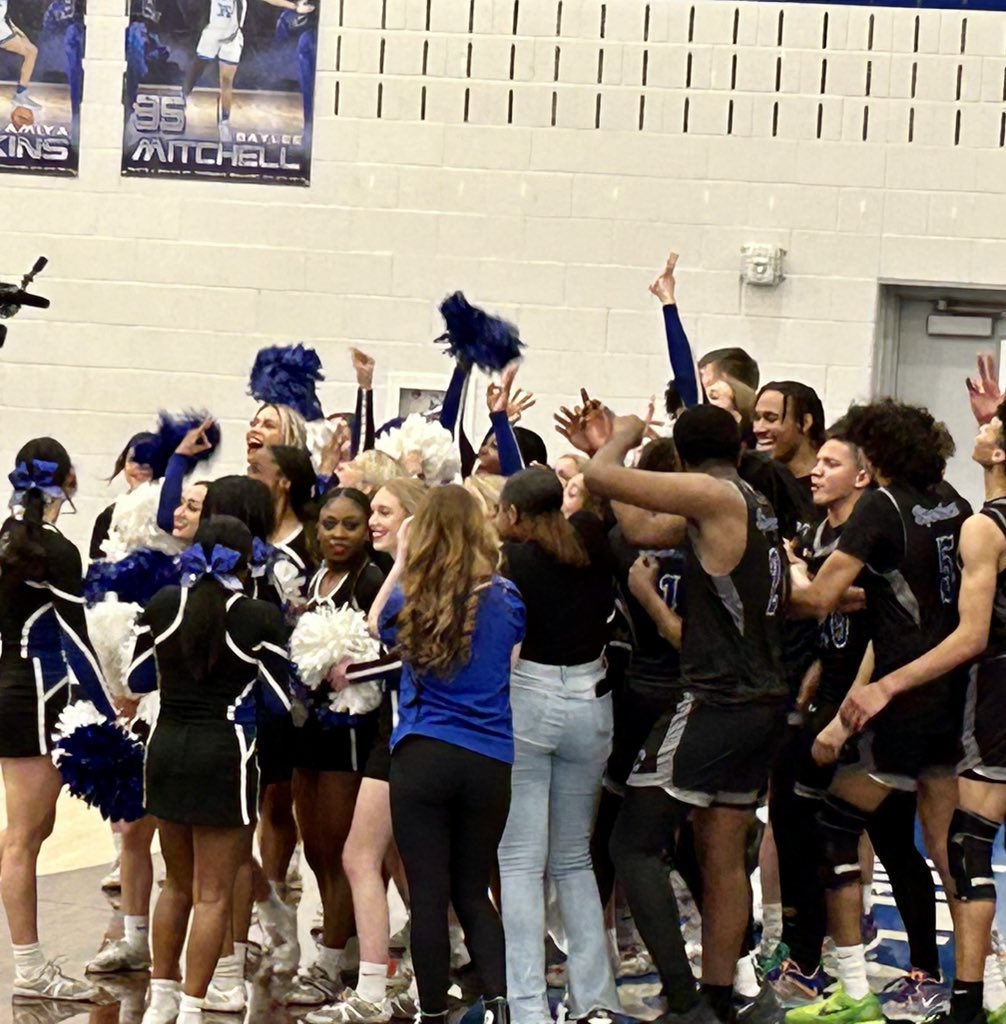 #SpartanHoops Area Champs

Cen10 (52) | #19 Brewer (35) 

T.Minter 2p
Ab.Hicks 8p
K.Lawrence 7p 
Z.Brooks 7p
I.Moore 6p 
Z.Diaz 6p
K.Jones 2p
J.Cox 2p
J.Huegel 2p 

<a href="/ihss_dfw/">DFW Inside High School Sports</a> <a href="/Tabchoops/">𝙏𝘼𝘽𝘾🏀📋</a> <a href="/TexasHoopsGASO/">TexasHoops/GASO 🔗</a> <a href="/hoopinsider/">Hoopinsider</a> <a href="/CTRsports/">Times-Review Sports</a> <a href="/dfwvarsity/">dfw varsity</a> 

#Round3 #GoldBallSZN #DWGR #NoAccidents