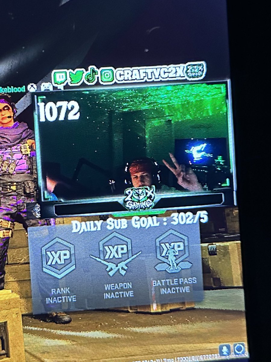 craftyc2x's tweet photo. 300 Subs On The Night! THE BEST COMMUNITY! BACK AT 1000+ SUBS MAN! THANK YOU ALL SO MUCH! IM SO GRATEFUL FOR EVERYONE THAT SUPPORTS ME 💚🥷🏼 https://t.co/FWfAYLp371