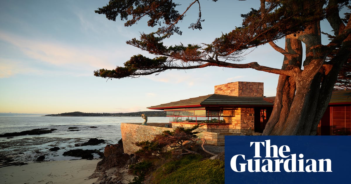 conormacevilly's tweet image. ‘Delicate as the seashore’: rare Frank Lloyd Wright home sells for $22m buff.ly/3KFsGMH