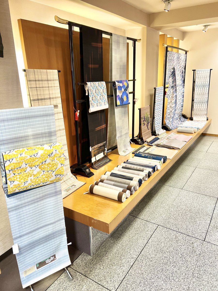 t_kimonokanouya's tweet image. いよいよ明日2/26(日)までとなりました
🌈紬と“型絵染” 澤田 麻衣子 作品展《延長戦！》🌈

まだご覧になられていない方、どうぞお越しくださいませ！😆
⇒ onl.bz/5Rna7YQ

#広島 #本通 #着物 #コーディネート #叶や好み #渋好み