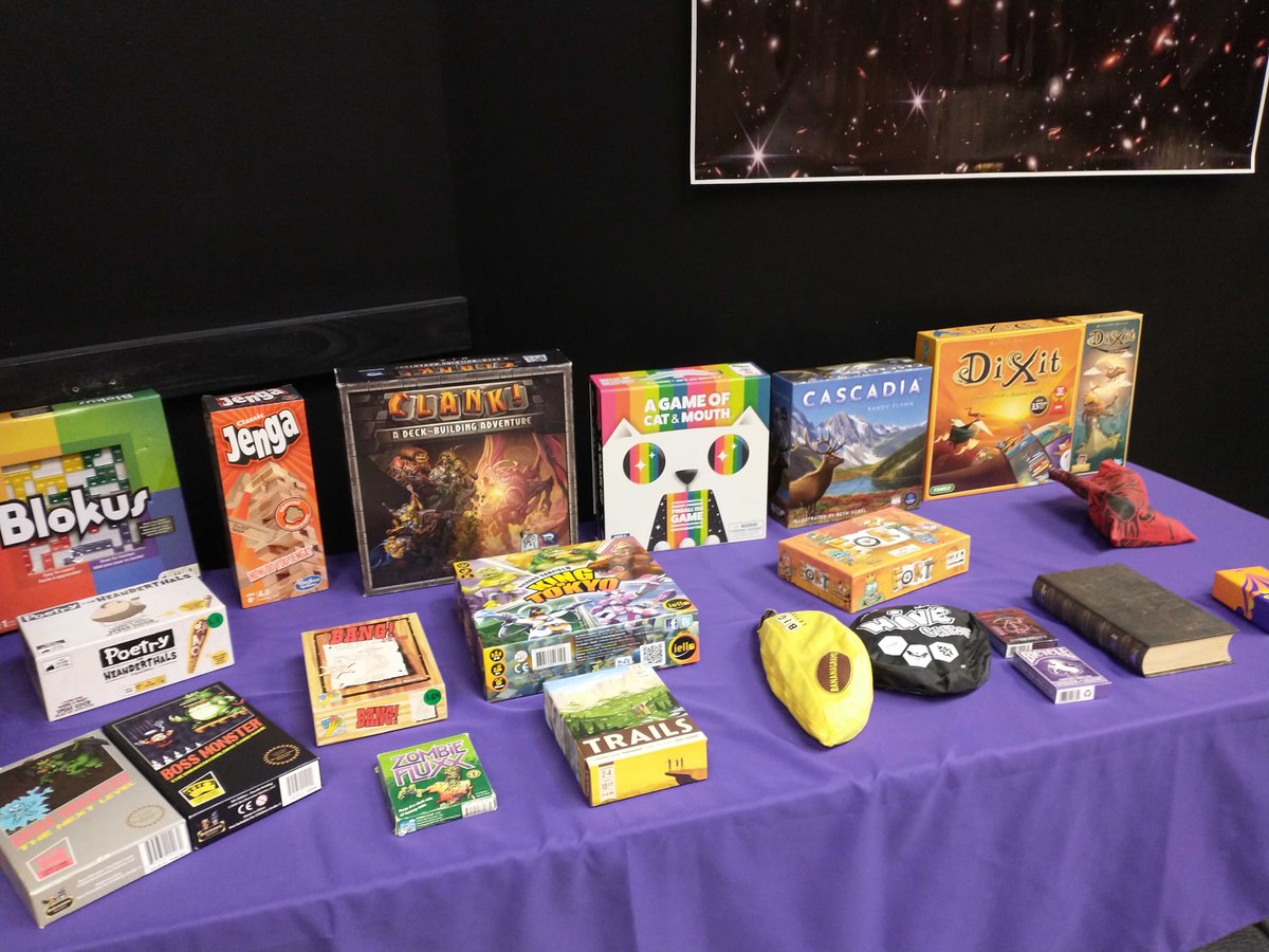 Science_Works's tweet image. The Mardi Gras Celebration right before some guests have shown up, Bar with Drinks, the Night Market come shop, and Fun Again Games is here in the of DICE. OPEN for 21+ folks, until 10pm Tickets $30 at the door. 1500 E Main Ashland.