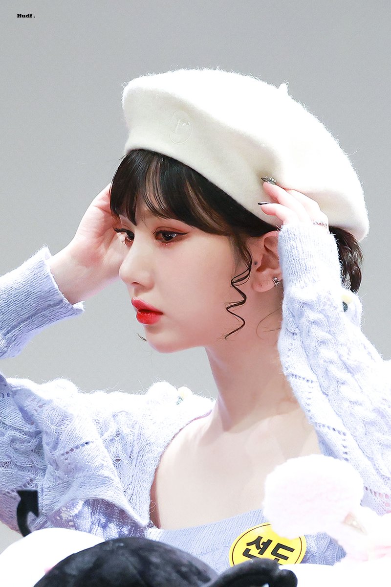 HUDF530's tweet photo. 230203 비비지 사운드웨이브 팬사인회
#은하 #비비지 #EUNHA #VIVIZ https://t.co/NOQOfSpOBE