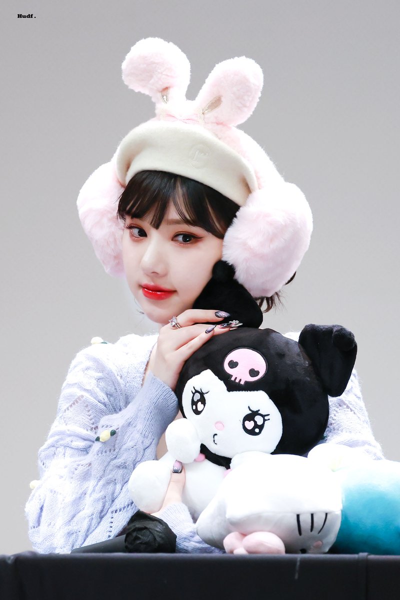 HUDF530's tweet photo. 230203 비비지 사운드웨이브 팬사인회
#은하 #비비지 #EUNHA #VIVIZ https://t.co/NOQOfSpOBE