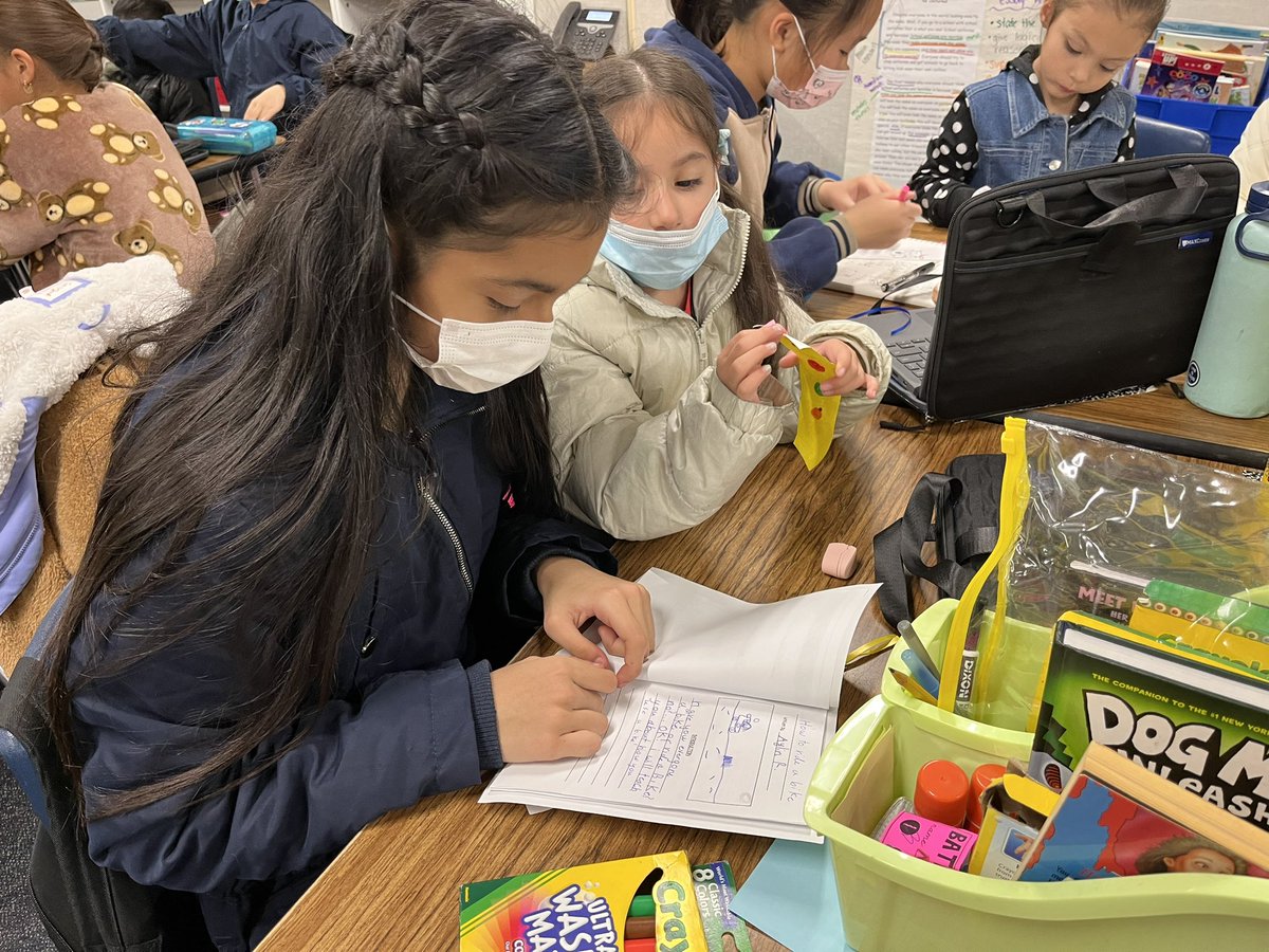 teachertbi's tweet photo. The 4th graders created bookmarks with their kinder #RascalBuddies and shared their self-published informational book with them. #WeAreReaders #WeAreWriters @micheleasprer @RascalPride https://t.co/m5E0mFXztS