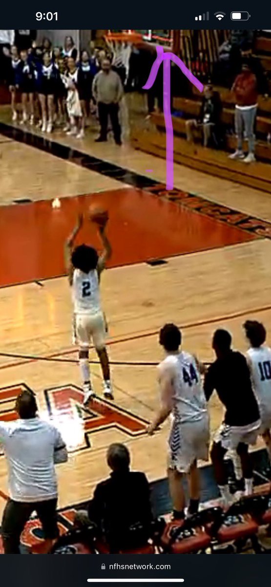 Heartbroken for the seniors after seeing this…ball in hand with the backboard buzzer bright red! 

Unbelievable comeback! Hard fought game by both teams! 
<a href="/michaelsobrien/">Michael O'Brien</a> <a href="/joehoopsreport/">Joe Henricksen</a> <a href="/NestoHoops/">Aaron Britton</a> <a href="/IHSA_IL/">Illinois High School Association #IHSA</a>