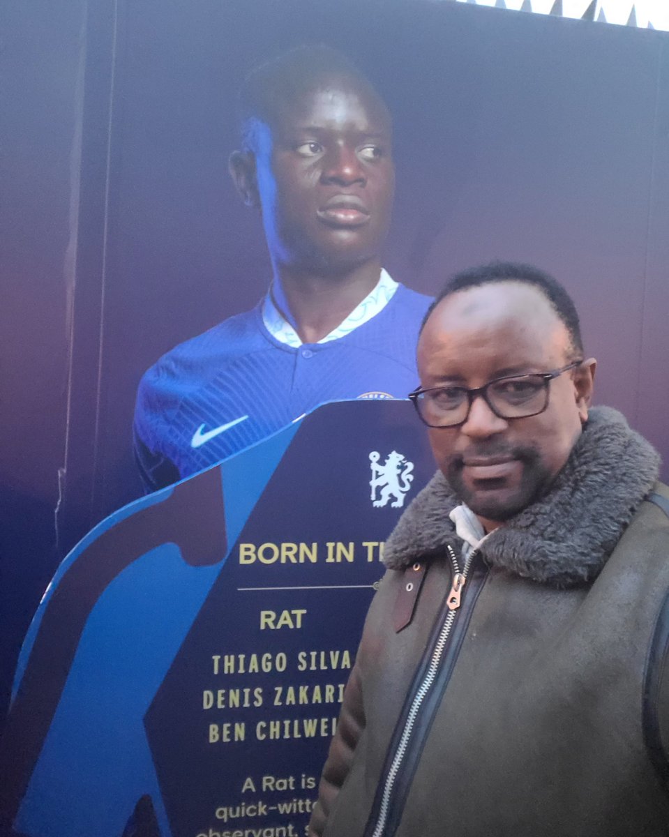AKabelo's tweet photo. Fulham masjid, also called Almuntadha mosque next to Stamford bridge was fundraising for Syria on friday. The imam asked for contribution to reach the days target of £22K. Ngolo Kante, chelsea player stopped the collection. He donated the full amount. May Allah reward him more https://t.co/p8m7ZZ9dPP