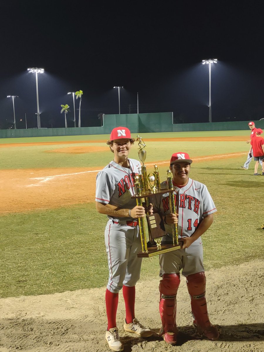 North Red Knights win the early bird tournament. #SeniorYear