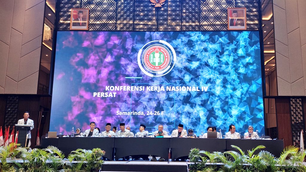 PBPGRI_OFFICIAL's tweet photo. Penyampaian pandangan dan laporan yg dilakukan oleh Pengurus PGRI di 34 provinsi. 

#PGRI https://t.co/D2gpLRkCTS