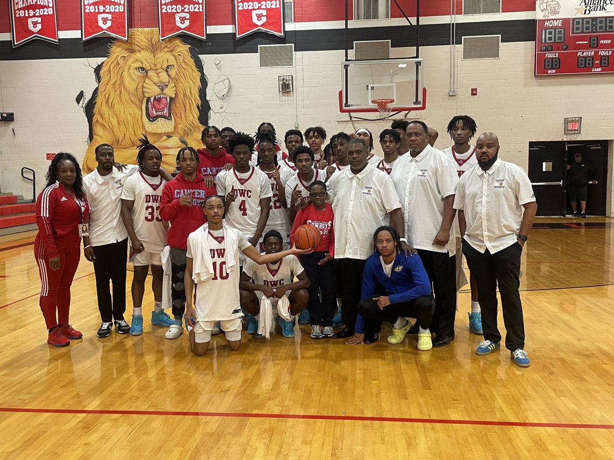 CarterBoy1617's tweet photo. Final!!!! The #2 team in class 4A blows past Liberty-Eylau for its second 61 point win this week…#2 Carter moves to 29-3 and will face Paris in the Regional Quarterfinals TBA….@hoopinsider @Carter__Hoops @daphtay26 @FlyRoc99 https://t.co/cxHg9T8QJj