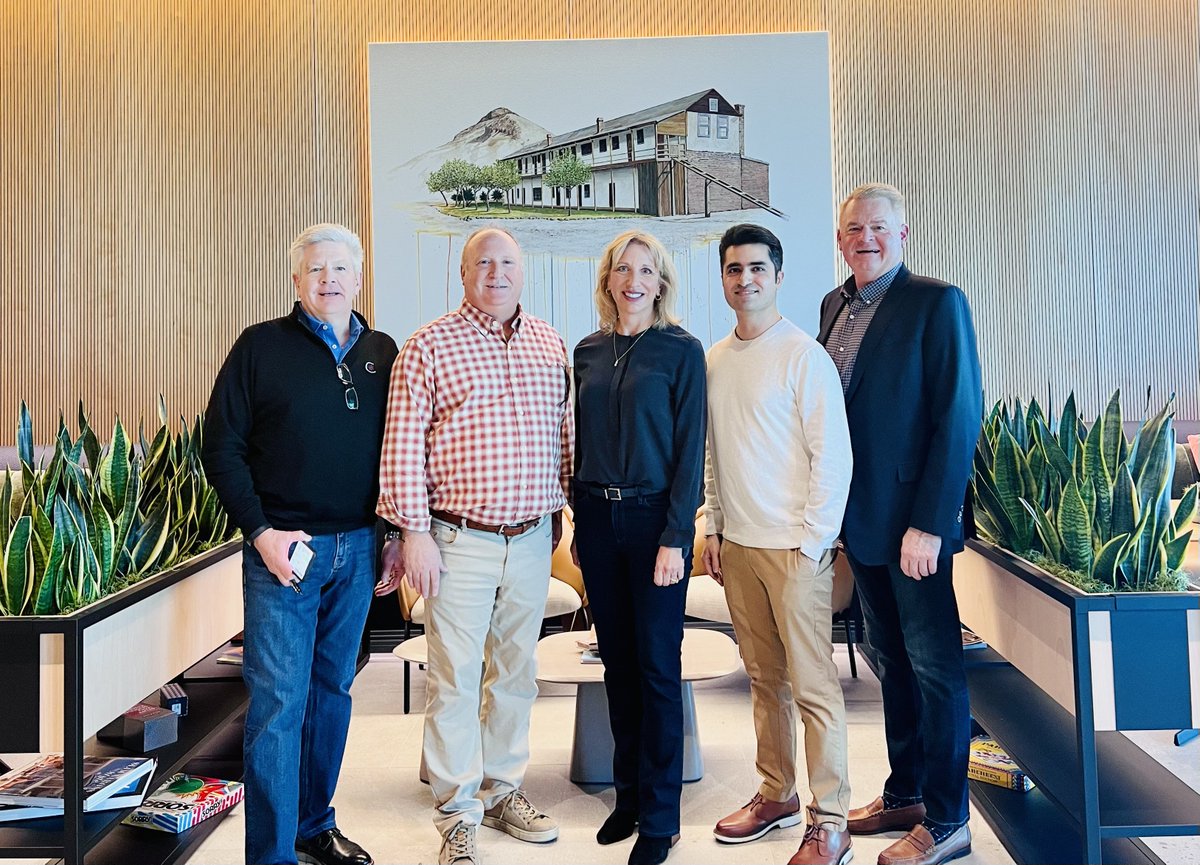 sumitarora1000's tweet photo. What a night, couldn't have asked for more for an inaugural meeting. It was just another reminder of our valley's energy and local leaders' grit enabling FI-payments-fintech ecosystem work hand-in-hand to unlock opportunities/collective growth. Filled with insightful fireside chats, and fun networking receptions, #ValleyFinTechPay Member Meetings provide a platform for #executives and #entrepreneurs in the valley to engage in dialogue around #payments & #fintech, around #innovation & #growth, and around #collaboration & #partnerships. Thanks to all the attendees for your participation and enthusiasm. Stay tuned for our next event.