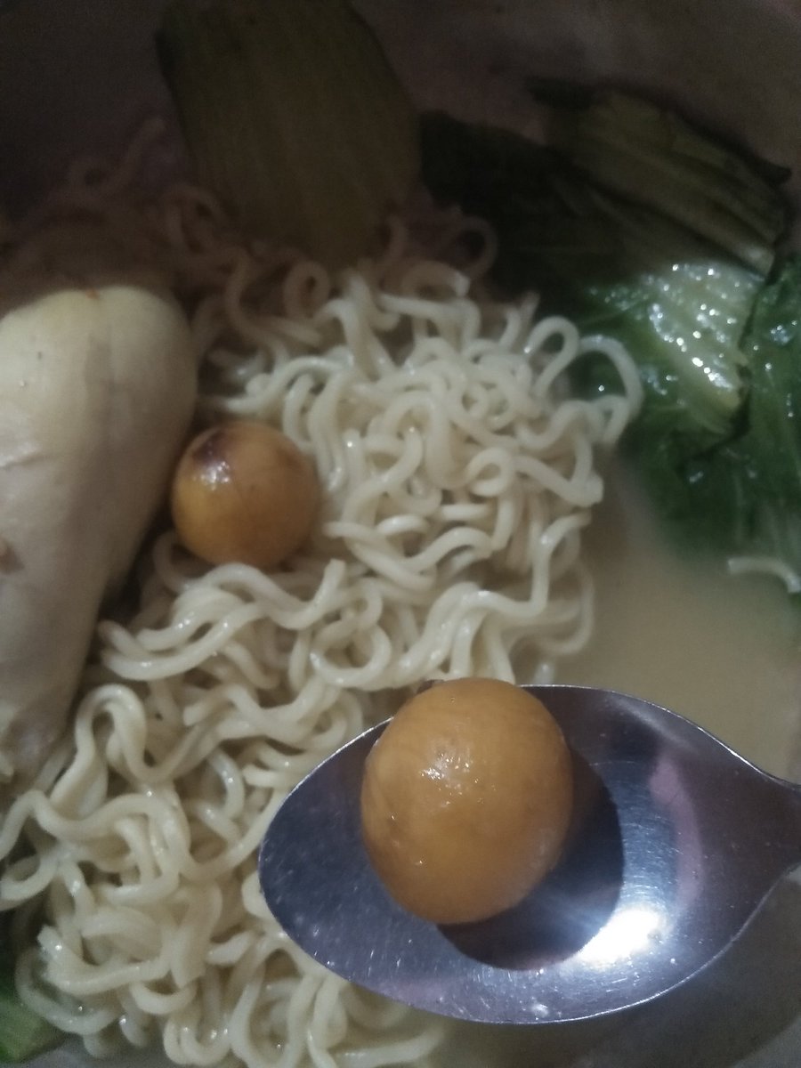 kerisbang's tweet photo. @FOODFESS2 1. Indomie telor balungan sayur + pilus
2. Mie ayam homemade
3. Jjajjangmyeon homemade (mienya pake kwetiau) 
4. Indomie pake uritan telor (telor ayam belom jadi) https://t.co/nT2HFQkOyQ