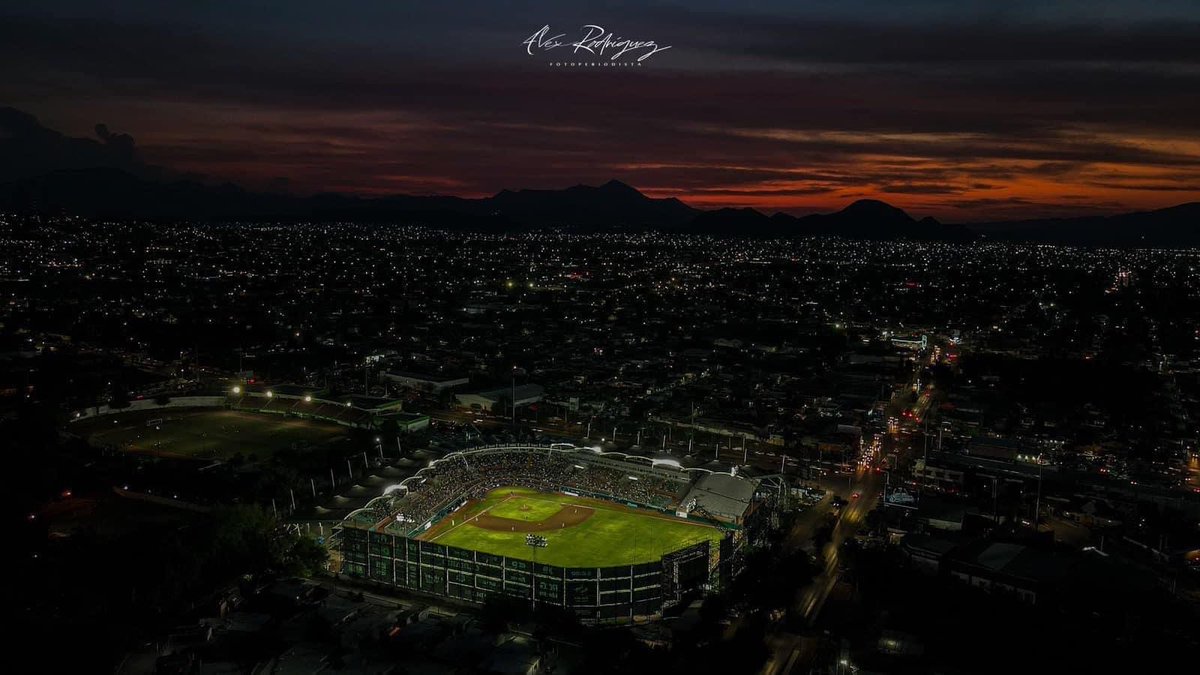 ClubSaraperos's tweet photo. 🌃| Saltillo, Coahuila, México… la casa de los Saraperos 🐉🤩⚾️. 

📸 @alex1036rdz https://t.co/2JVxrDutPf