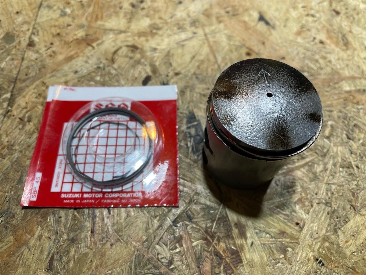 TT_616ZR's tweet photo. 昭和54年。令和の路面。
オーバーヒート後の完全復帰。
コレダスポーツのピストンリング流用でアイドリング改善と異音、圧縮回復🔥
オイル吐出量は基準値より若干多め。

通勤通学でしばらくお世話になります。

#RG50 https://t.co/4b5Dg7xIaK