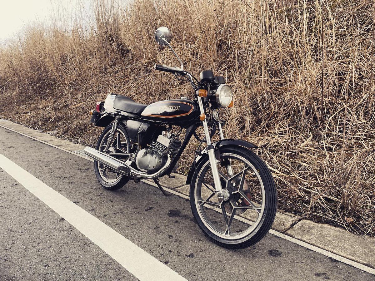 TT_616ZR's tweet photo. 昭和54年。令和の路面。
オーバーヒート後の完全復帰。
コレダスポーツのピストンリング流用でアイドリング改善と異音、圧縮回復🔥
オイル吐出量は基準値より若干多め。

通勤通学でしばらくお世話になります。

#RG50 https://t.co/4b5Dg7xIaK
