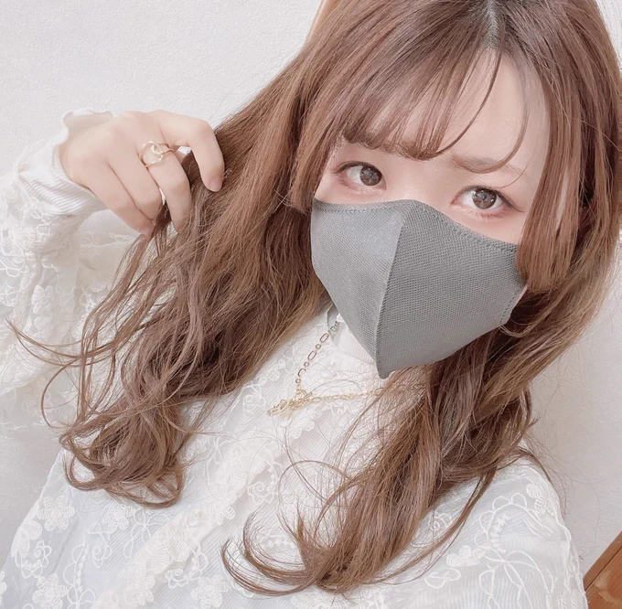 今日メイク上手くいったから普段はしない自撮りを失礼します、、、(※本人注意) 